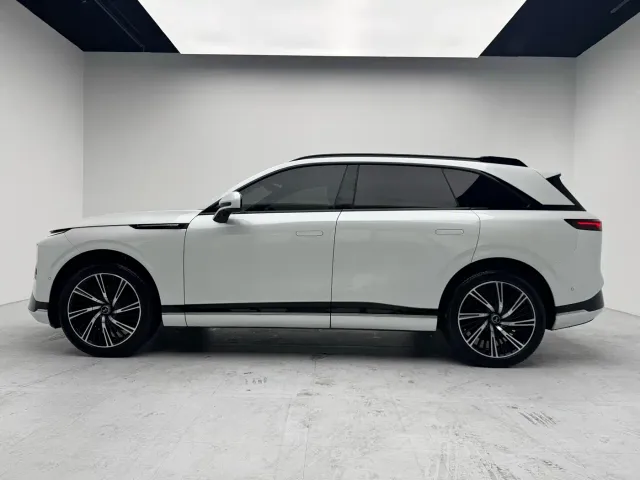 Xpeng G9 — Фото автомобиля 7