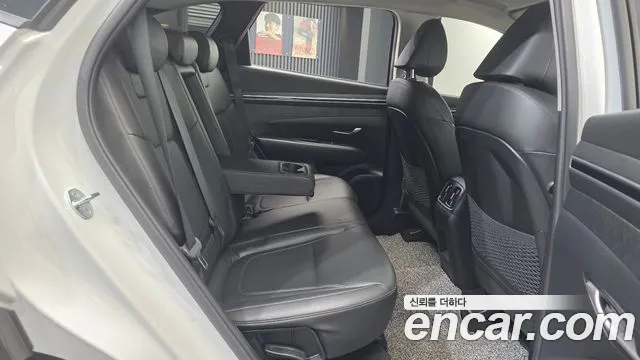 Hyundai Tucson Tucson (NX4) Бензин 1.6 турбо 2WD — Фото автомобиля 12