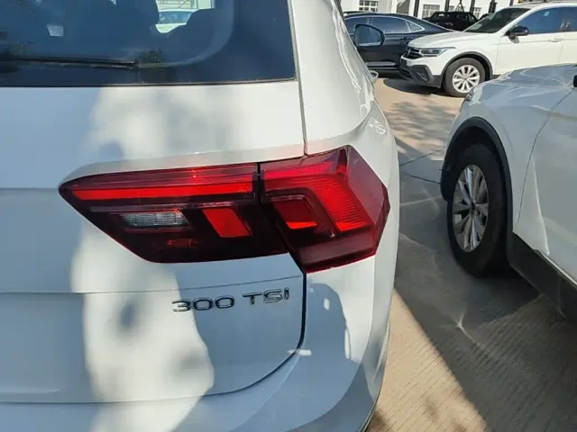 Volkswagen Tiguan L — Фото автомобиля 7