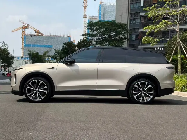 Nio ES8 — Фото автомобиля 5