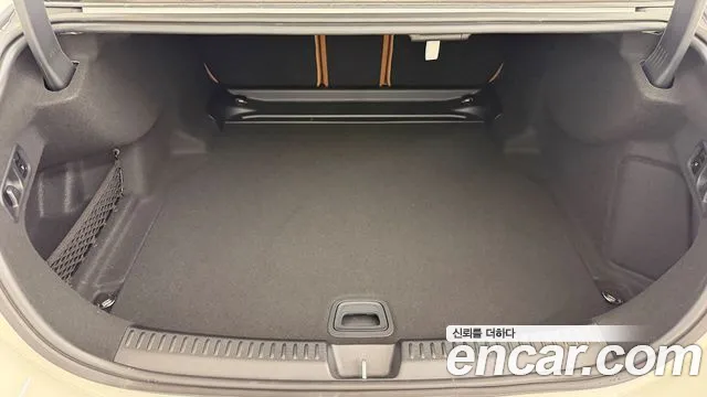 Mercedes-Benz E-Class W214 — Фото автомобиля 13