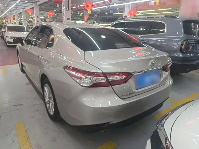 Toyota Camry — Фото автомобиля 4