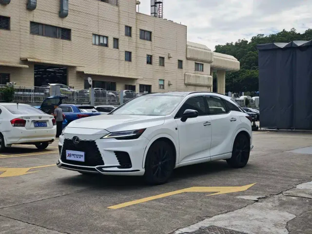 Фотография автомобиля — Lexus RX