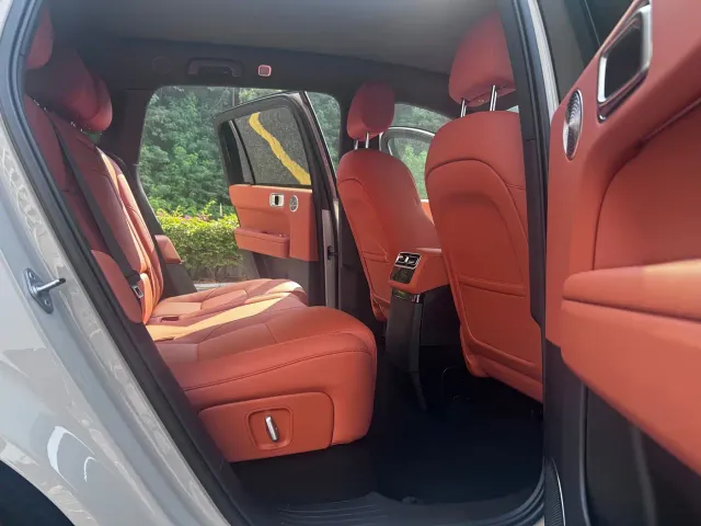 Li Auto L6 — Фото автомобиля 11