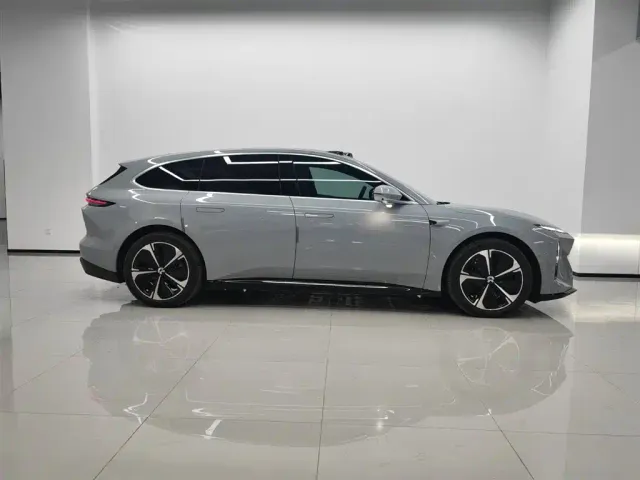 Nio ET5 Touring — Фото автомобиля 3