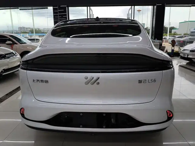 IM Motors LS6 — Фото автомобиля 5