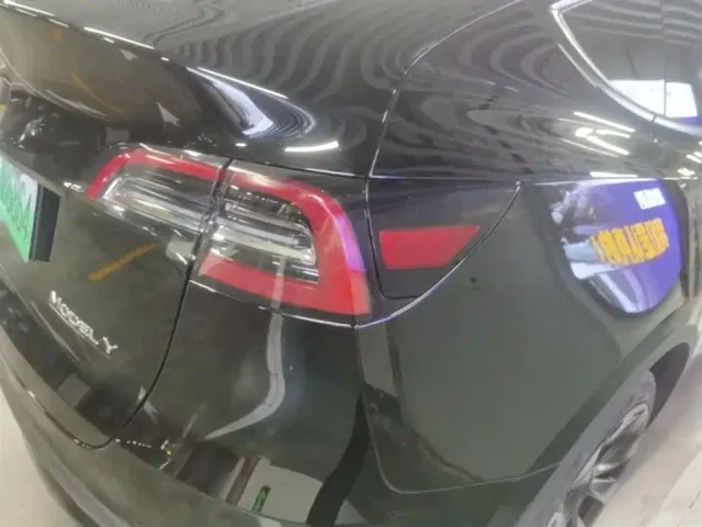 Tesla Model Y — Фото автомобиля 7