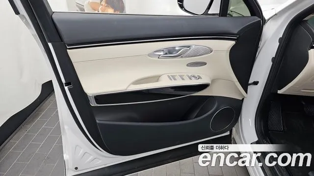 Genesis GV70 2.5T Бензин AWD — Фото автомобиля 21