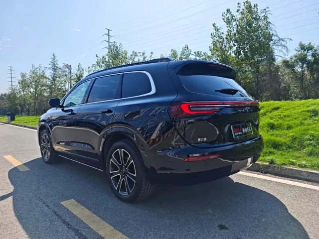 Aito M7 — Фото автомобиля 3