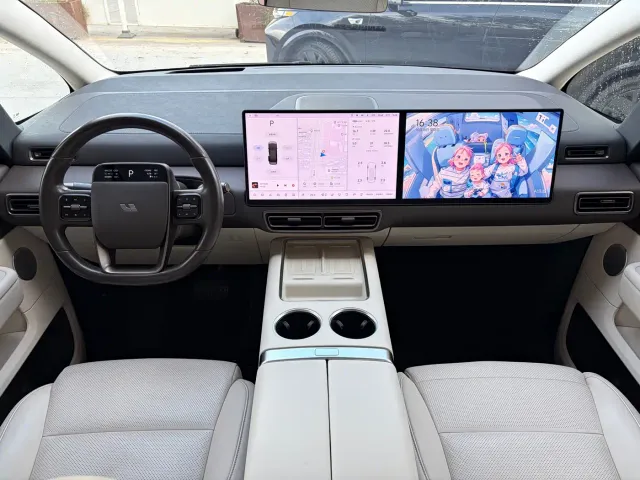 Li Auto MEGA — Фото автомобиля 5