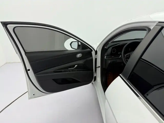 Hyundai Elantra — Фото автомобиля 10