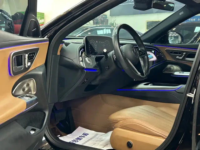 Mercedes-Benz E-Class — Фото автомобиля 8
