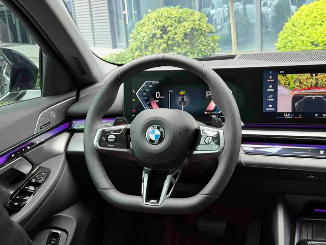 BMW 5 Series — Фото автомобиля 9