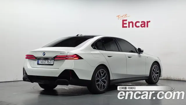 BMW 5-Series — Фото автомобиля 3