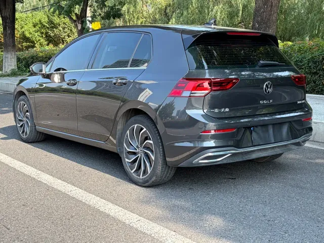 Volkswagen Golf — Фото автомобиля 4