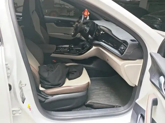 BYD Qin PLUS — Фото автомобиля 8