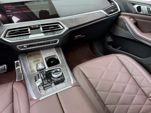 BMW X5 — Фото автомобиля 12