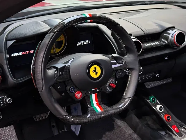 Ferrari 812 — Фото автомобиля 16