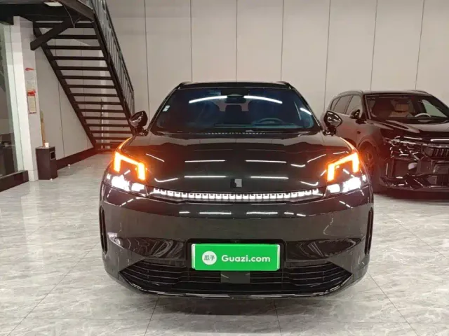 Lynk & Co Lynk & Co 08 EM-P 2023 220km 4WD Performance Halo — Фото автомобиля 2