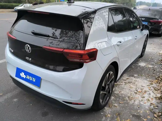 Volkswagen ID.3 — Фото автомобиля 3