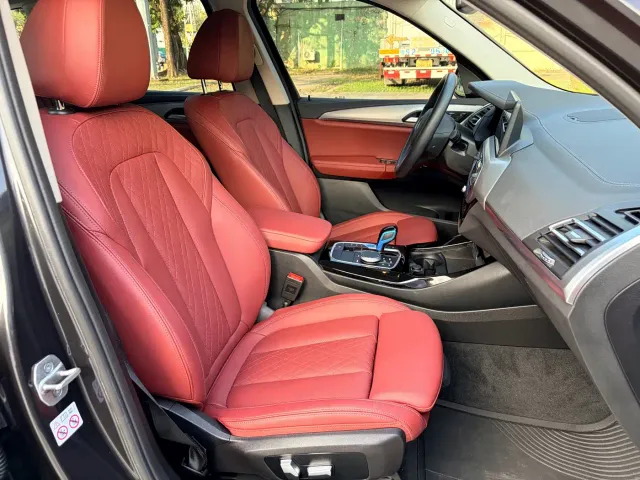 BMW iX3 — Фото автомобиля 17
