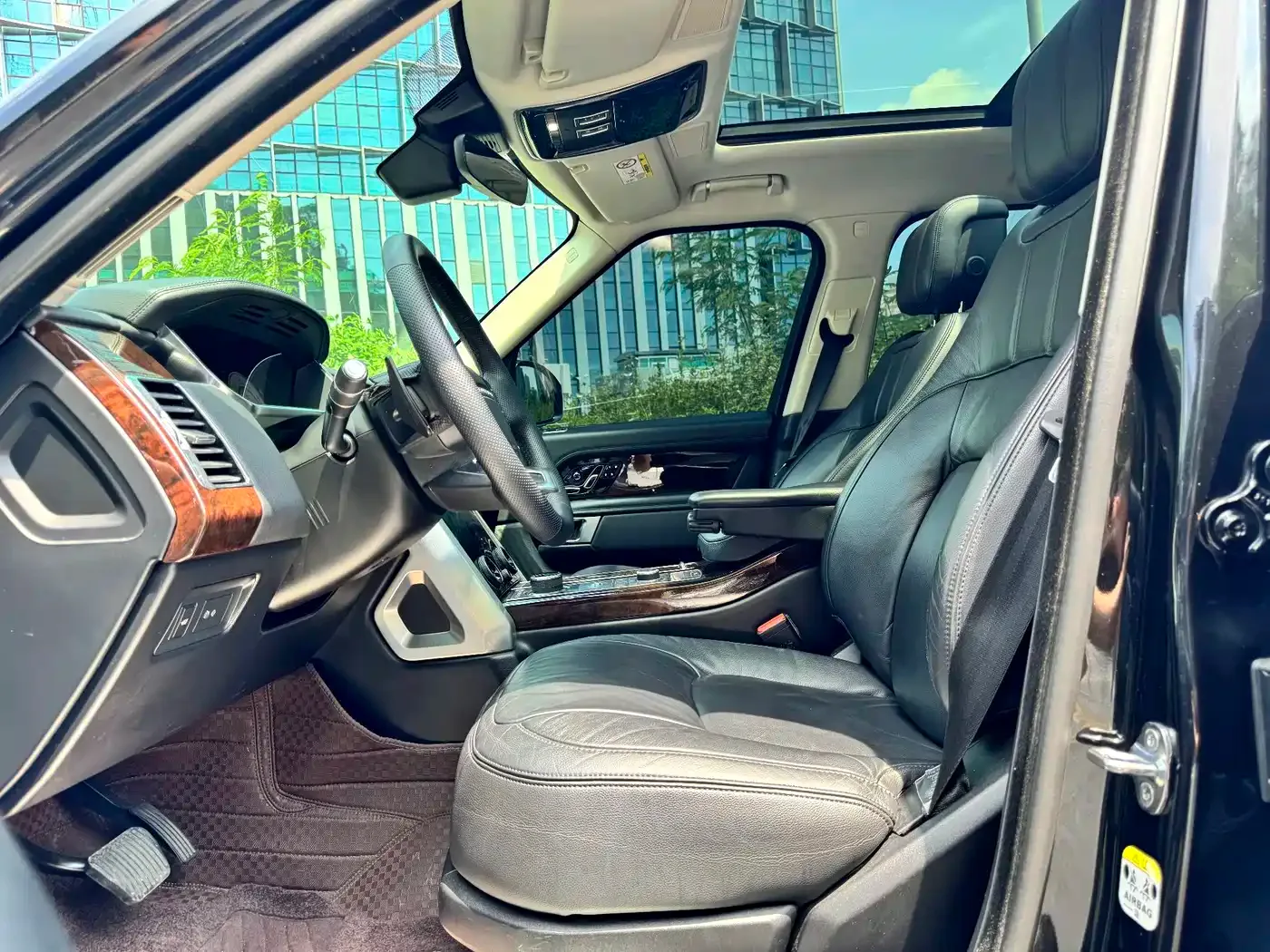 Land Rover Range Rover 2019 3.0 SC V6 Golden Age Edition — Фото автомобиля 4
