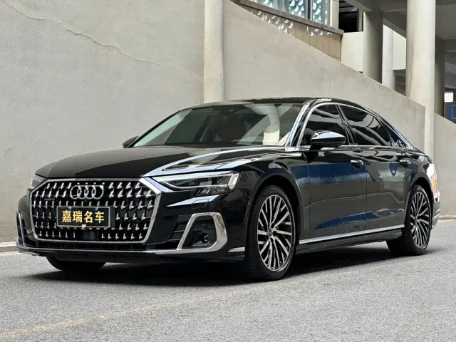 Фотография автомобиля — Audi A8
