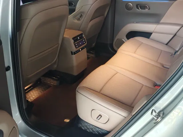 Li Auto i6 — Фото автомобиля 10