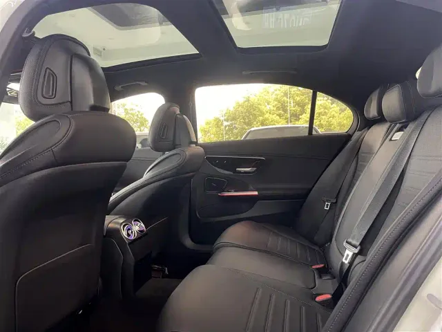 Mercedes-Benz C-Class — Фото автомобиля 8