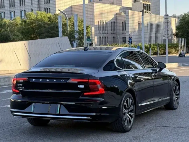 Volvo S90 — Фото автомобиля 7