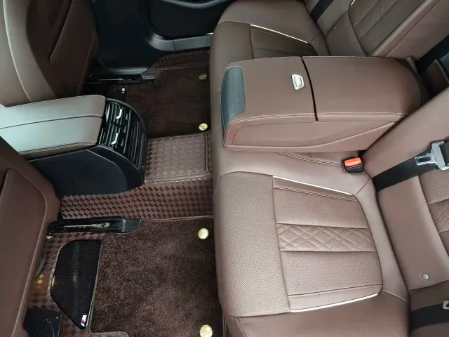 BMW 5 Series — Фото автомобиля 14