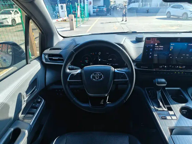 Toyota Sienna — Фото автомобиля 15