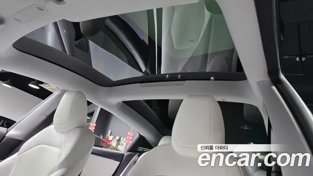 Tesla Model 3 — Фото автомобиля 8