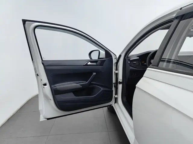Volkswagen Lavida — Фото автомобиля 8