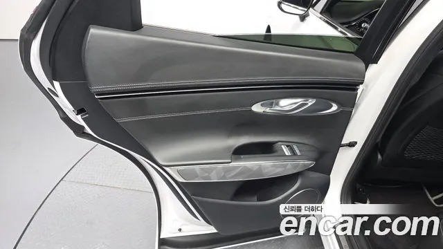 Genesis GV70 — Фото автомобиля 14