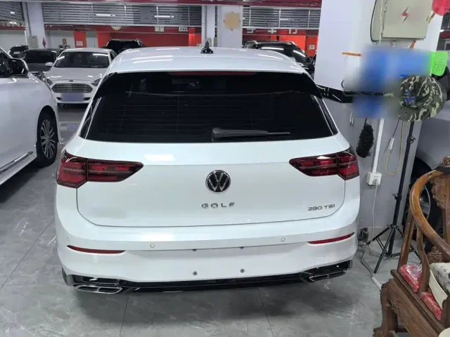 Volkswagen Golf — Фото автомобиля 4