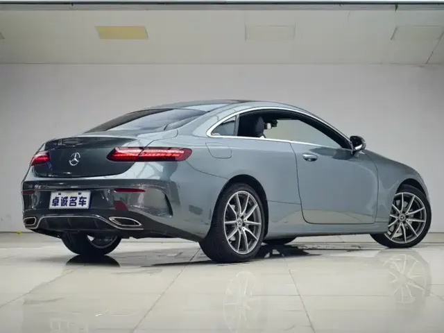 Mercedes-Benz E-Class — Фото автомобиля 14