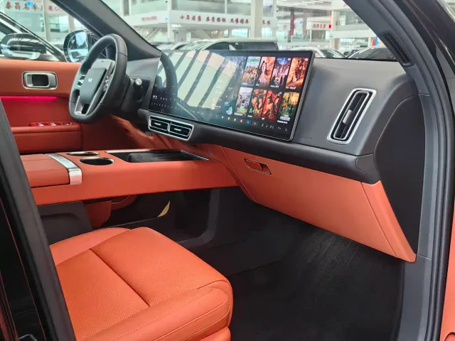 Li Auto L8 — Фото автомобиля 8