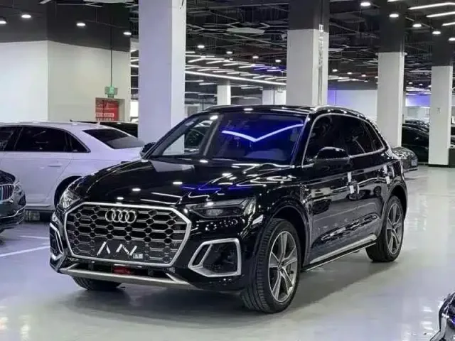 Фотография автомобиля — Audi Q5L