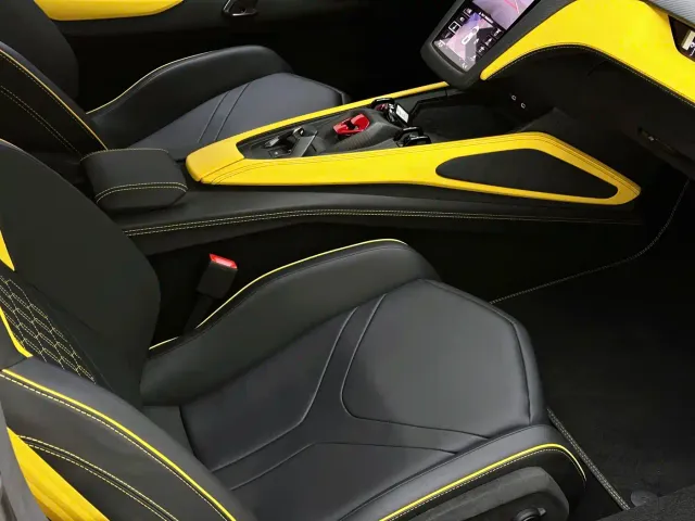 Lamborghini Revuelto — Фото автомобиля 13