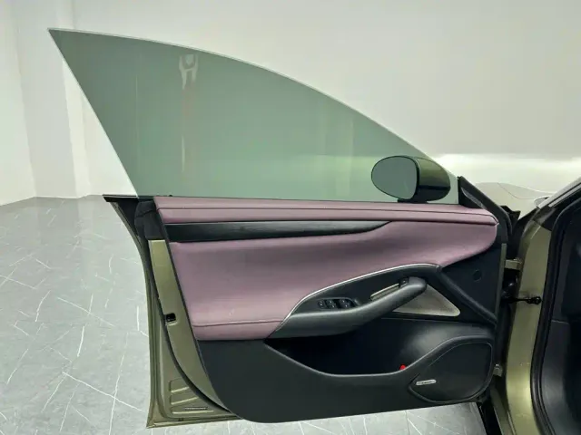 Xiaomi SU7 — Фото автомобиля 12