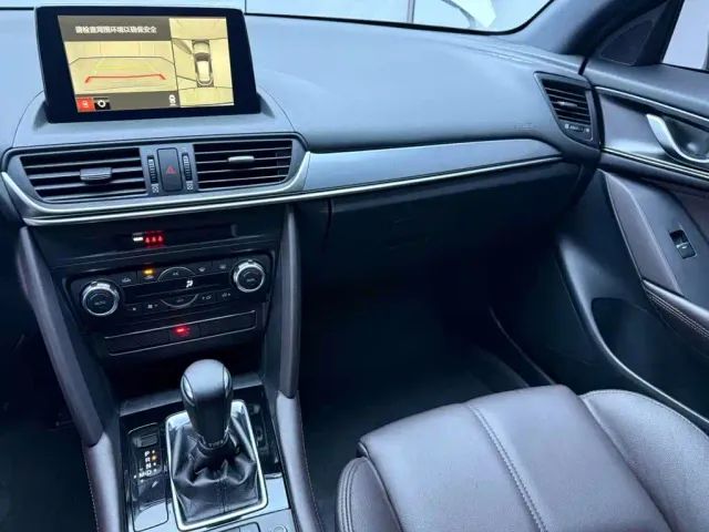 Mazda CX-4 — Фото автомобиля 12