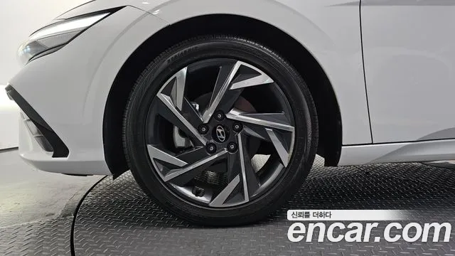 Hyundai Avante CN7 — Фото автомобиля 5
