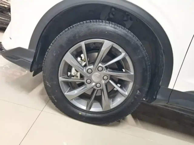 Geely Binyue — Фото автомобиля 22