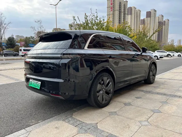 Li Auto L7 — Фото автомобиля 13