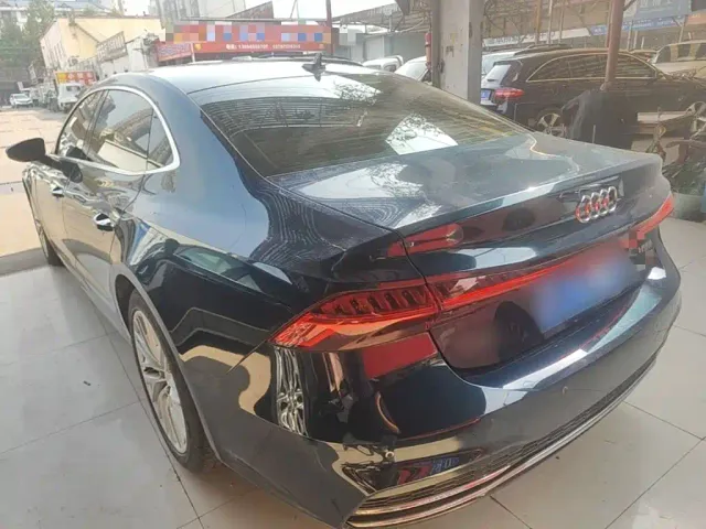 Audi A7L — Фото автомобиля 4
