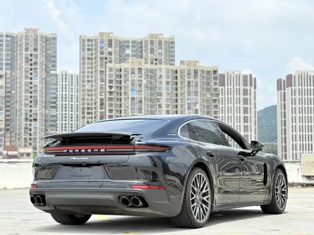 Porsche Panamera — Фото автомобиля 12