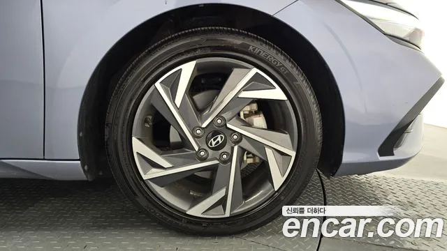 Hyundai AVANTE Новый Avante (CN7) — Фото автомобиля 21