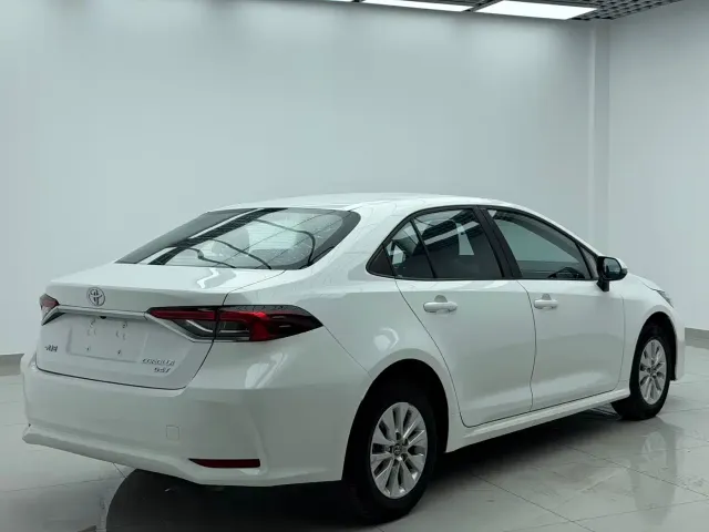 Toyota Corolla — Фото автомобиля 5