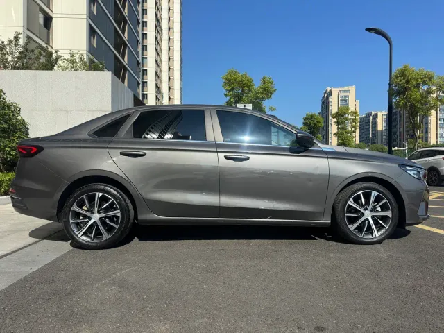 Geely Emgrand — Фото автомобиля 4